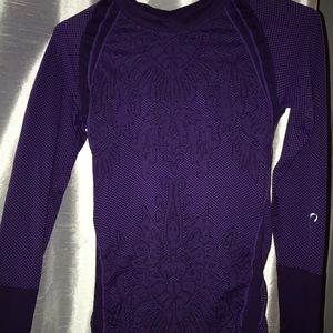 Long sleeve workout shirt